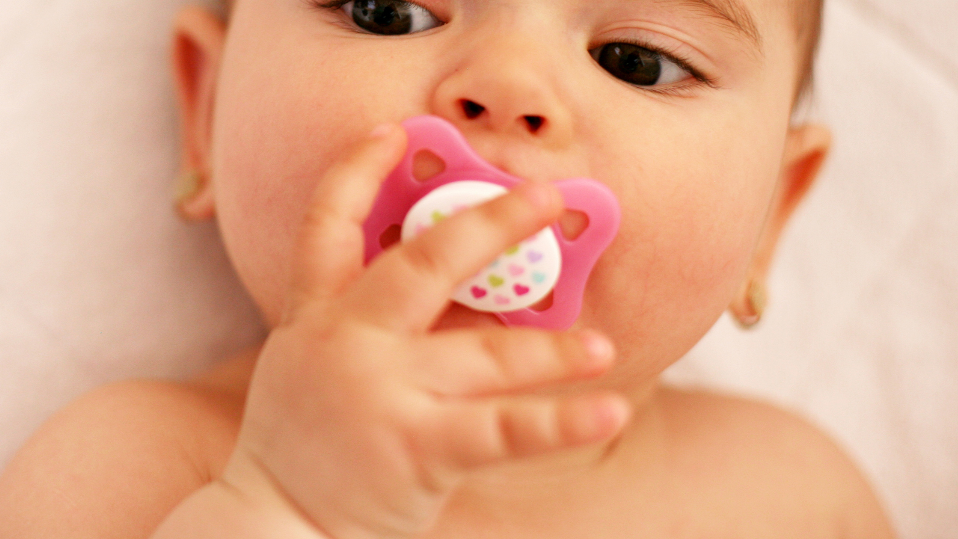 mi bebé no quiere dejar el chupete