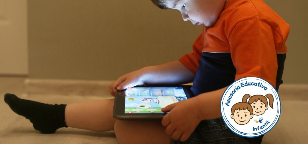 cómo saber si mi hijo abusa de las pantallas